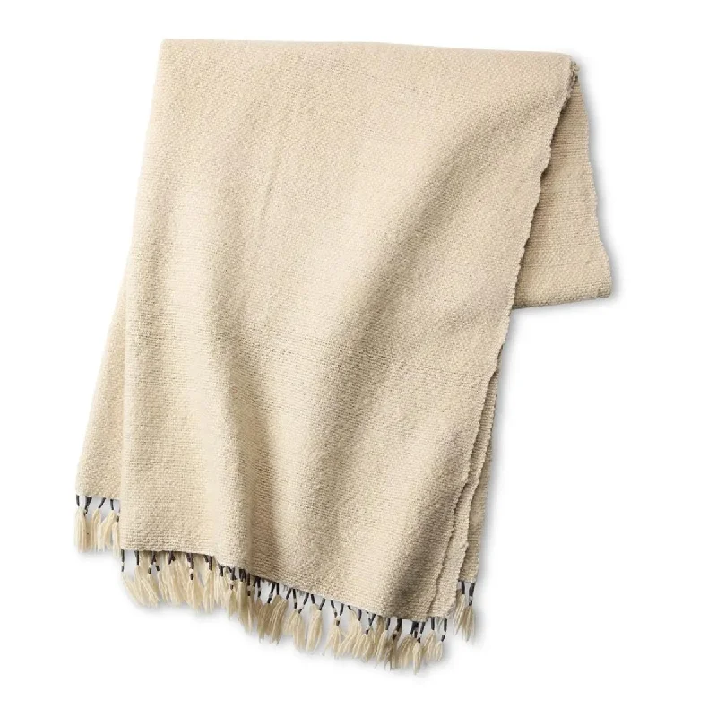 Recycled polyester blankets for an eco - conscious optionMargosa Dinam Throw Blanket Recycled polyester blankets for an eco - conscious optionMargosa Dinam Throw Blanket