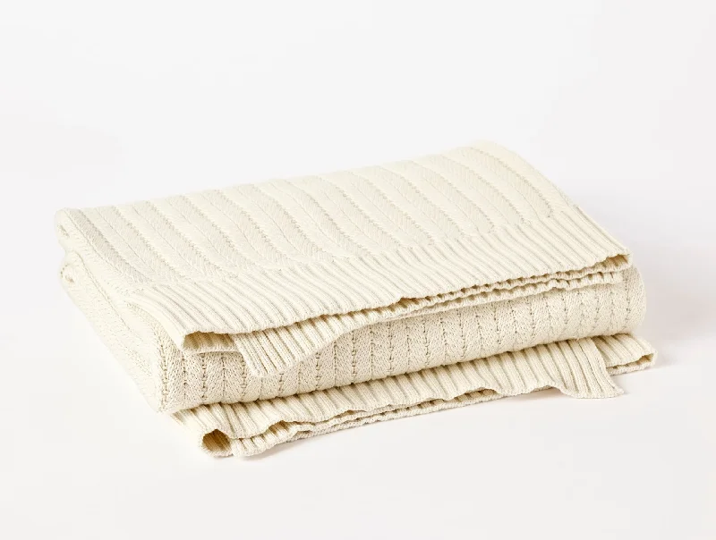 Linen blankets with a rustic and textured lookCasa Loma Organic Knit Throw