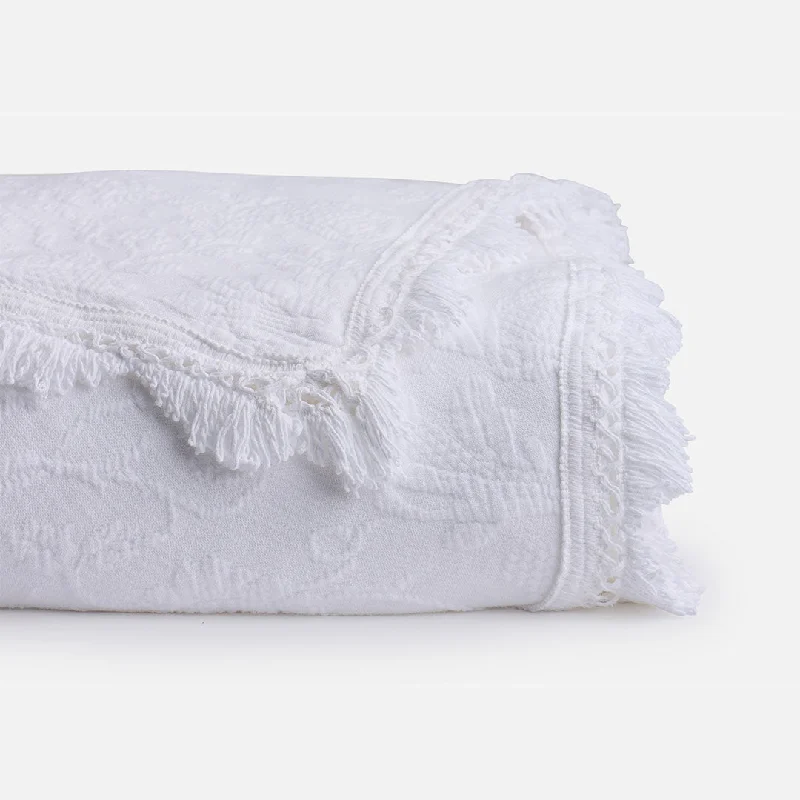 southwestern style bedspreads with native american patterns for a cultural touchClassic White Matelasse Bedspread southwestern style bedspreads with native american patterns for a cultural touchClassic White Matelasse Bedspread