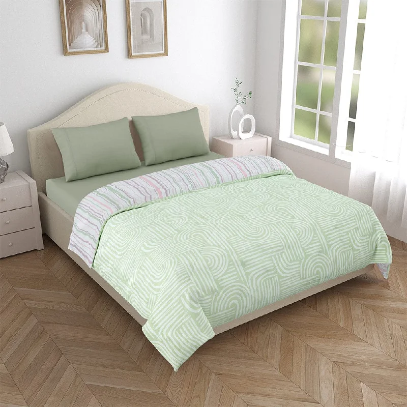 Latex - filled comforters with a bouncy texture and good supportMicrofibre Reversible Comforter, Verdant Archies Latex - filled comforters with a bouncy texture and good supportMicrofibre Reversible Comforter, Verdant Archies