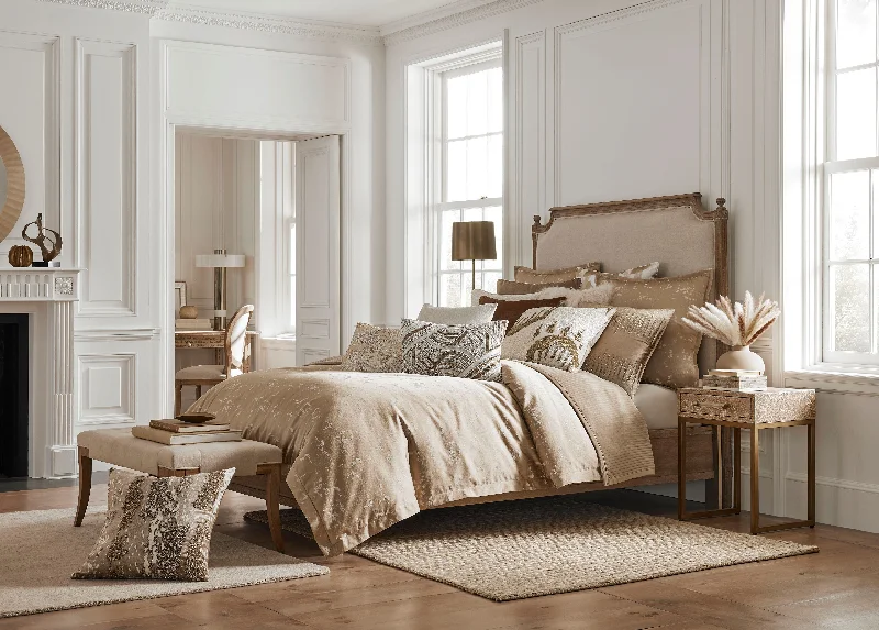 Polyester - filled duvets known for their durability and easy careMilan Beige Gold Duvet Polyester - filled duvets known for their durability and easy careMilan Beige Gold Duvet