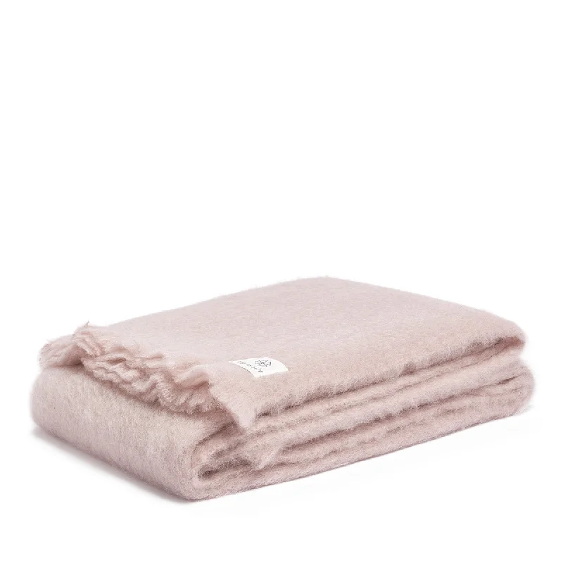 Chenille blankets with a thick and fuzzy textureMohair blanket rose