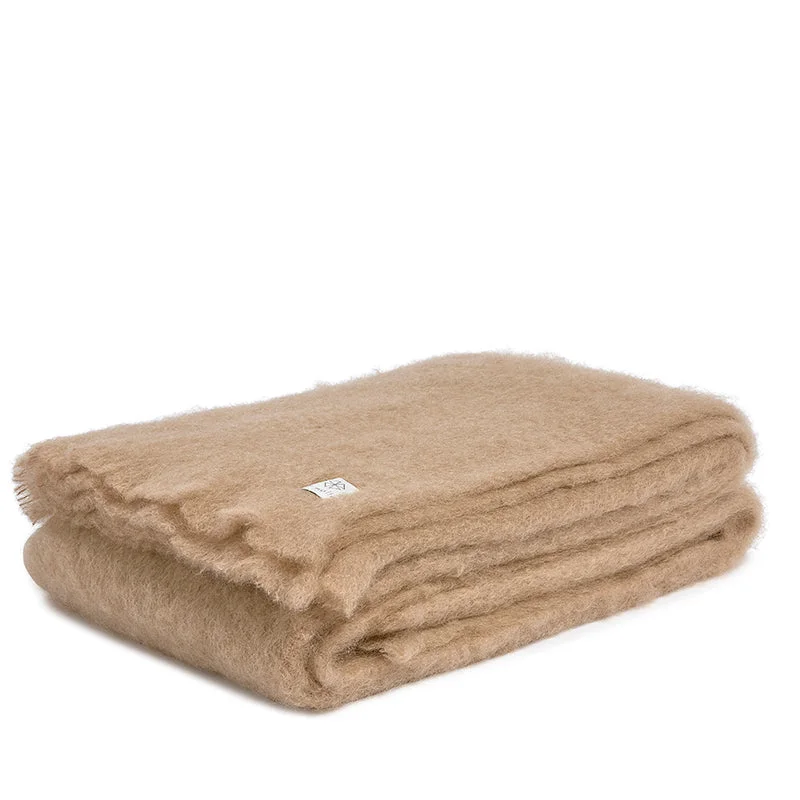 Silk blankets with a smooth and elegant touchMohair blanket hazel