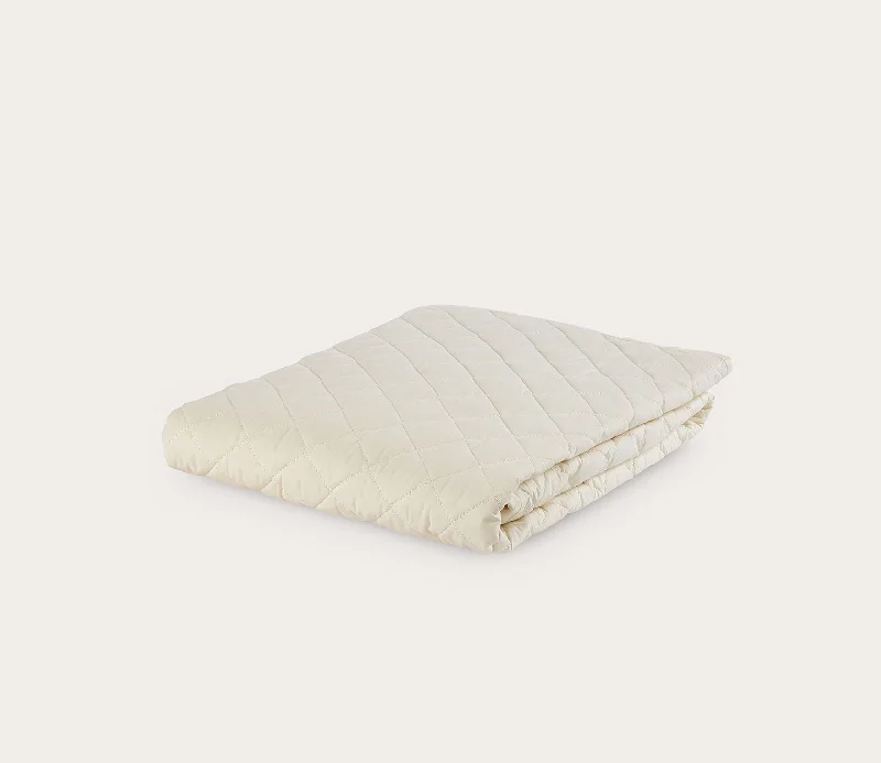 Hybrid mattresses combining foam and innerspring technologySleep & Beyond myProtector® Crib Mattress Protector Hybrid mattresses combining foam and innerspring technologySleep & Beyond myProtector® Crib Mattress Protector