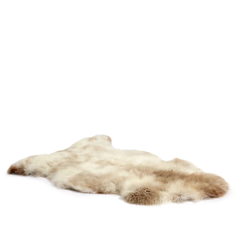Recycled polyester blankets for an eco - conscious optionNatural sheepskin rug
