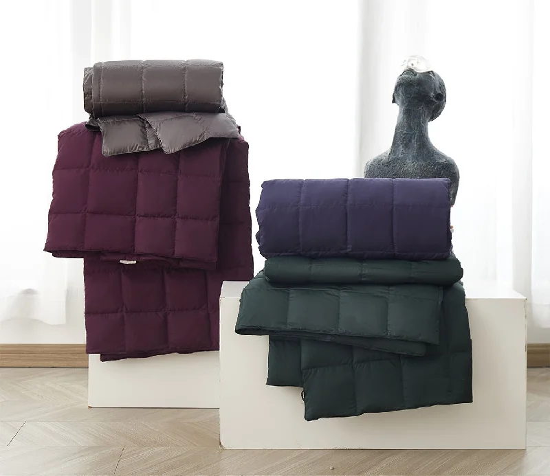 Silk blankets with a smooth and elegant touchSerta Packable Down Fiber Throw Blanket Silk blankets with a smooth and elegant touchSerta Packable Down Fiber Throw Blanket