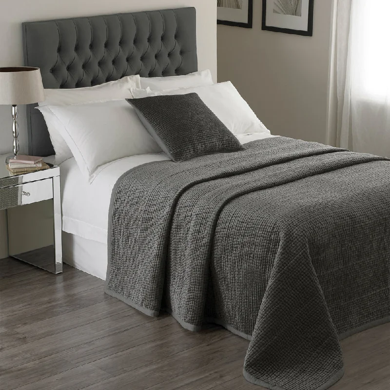 tropical style bedspreads with palm leaves and bright colors for a vacation - like vibeBrooklands Bedspread Graphite tropical style bedspreads with palm leaves and bright colors for a vacation - like vibeBrooklands Bedspread Graphite