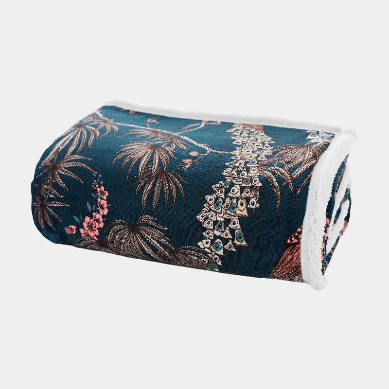 baroque style bedspreads with rich fabrics and elaborate designs for a luxurious lookParade - Throw 140x180cm baroque style bedspreads with rich fabrics and elaborate designs for a luxurious lookParade - Throw 140x180cm