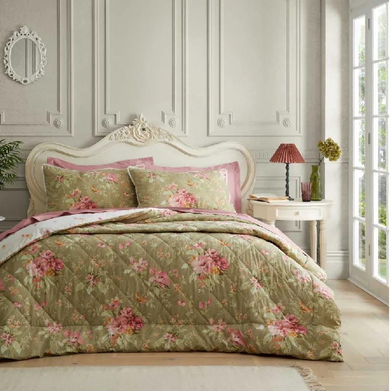 country style bedspreads with floral prints and gingham accents for a homely feelPenelope Green | Quilted Bedspread country style bedspreads with floral prints and gingham accents for a homely feelPenelope Green | Quilted Bedspread