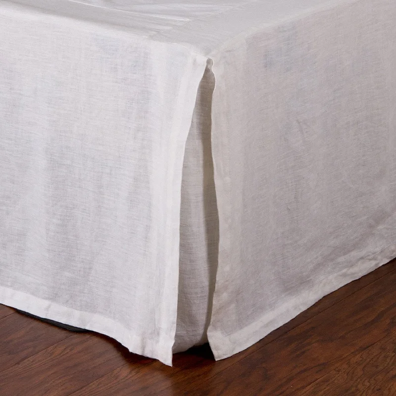Bed skirts for beds with a fabric - covered frameBed skirts for beds with a slatted framePleated Linen Bedskirt in White Bed skirts for beds with a fabric - covered frameBed skirts for beds with a slatted framePleated Linen Bedskirt in White