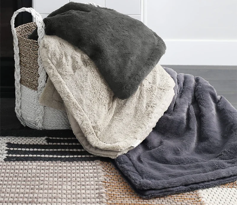 Acrylic blankets for a soft and affordable alternativeCariloha Plush Bamboo Throw Blanket Acrylic blankets for a soft and affordable alternativeCariloha Plush Bamboo Throw Blanket