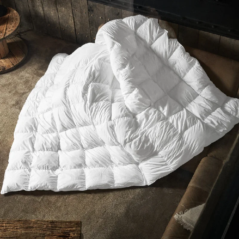 Bamboo - charcoal - filled duvets to absorb odors and regulate temperaturePremium Down Alternative Duvet Bamboo - charcoal - filled duvets to absorb odors and regulate temperaturePremium Down Alternative Duvet