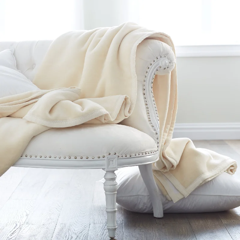 Wool blankets with natural warmth and insulationReversible Plush Cotton Blanket