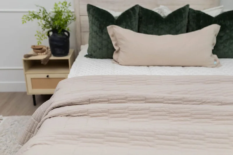 Acrylic blankets for a soft and affordable alternativeRiver Luxe Blanket