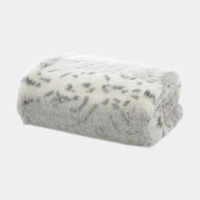 silk bedspreads with a luxurious and smooth textureShen - Throw 130x180cm
