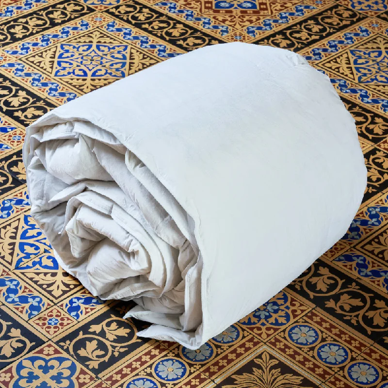 Organic cotton - filled duvets for a chemical - free and eco - friendly choiceFinest White Siberian Goose Down Duvet Organic cotton - filled duvets for a chemical - free and eco - friendly choiceFinest White Siberian Goose Down Duvet