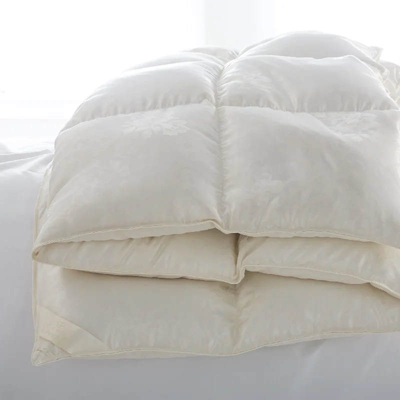 Bamboo - fiber - filled comforters with antibacterial and breathable qualitiesSt. Petersburg Down Comforter Bamboo - fiber - filled comforters with antibacterial and breathable qualitiesSt. Petersburg Down Comforter