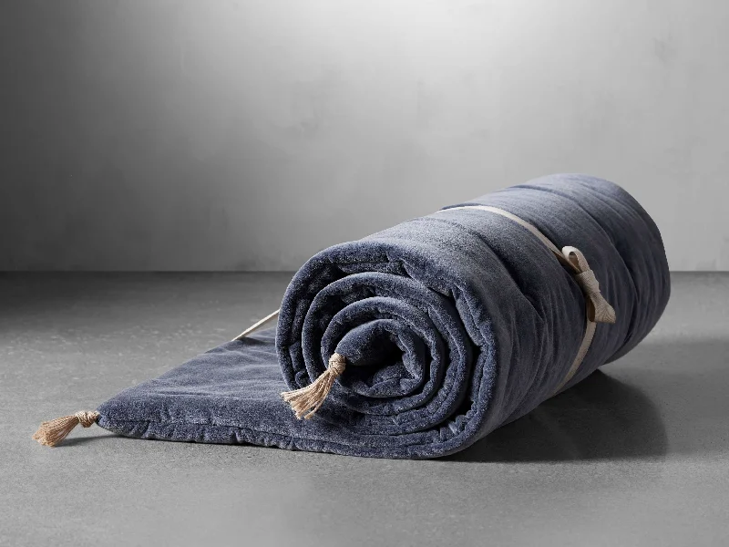 Silk blankets with a smooth and elegant touchStone Washed Velvet Throwbed
