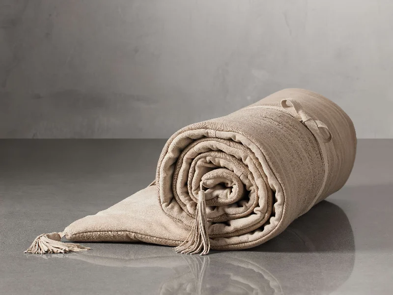 Mohair blankets with a unique sheen and softnessSuede Throwbed