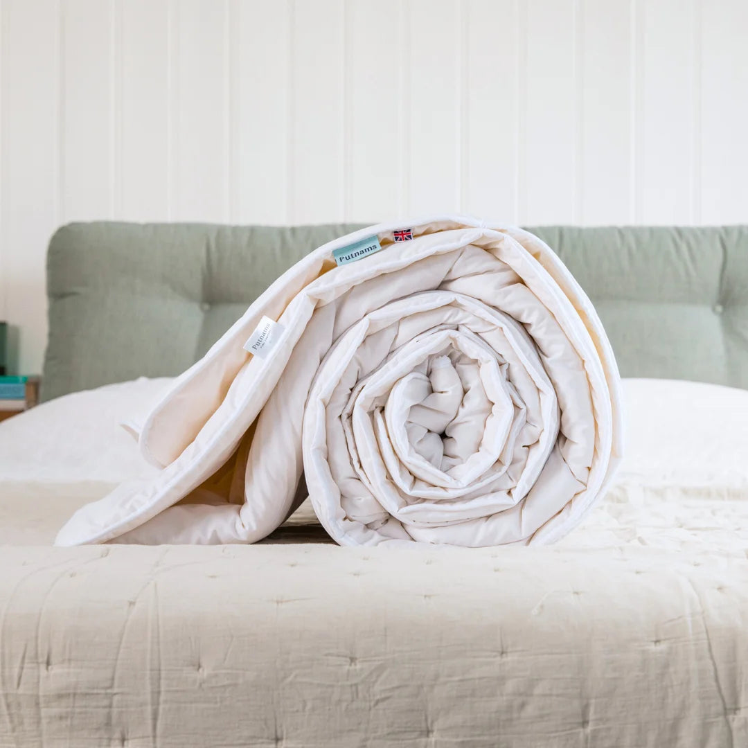 Organic cotton - filled duvets for a chemical - free and eco - friendly choiceSummer Lightweight British Wool Duvet Organic cotton - filled duvets for a chemical - free and eco - friendly choiceSummer Lightweight British Wool Duvet