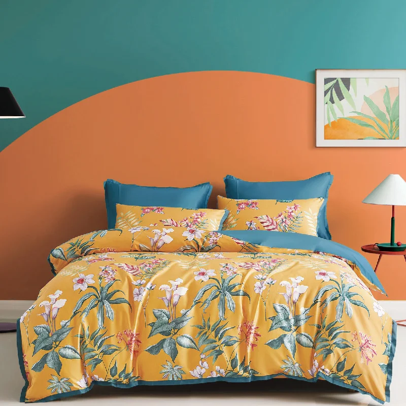 Full - size comforters suitable for full - sized beds in guest rooms or small bedroomsSuzanne Sobelle Bloomsbury Callie Comforter Full - size comforters suitable for full - sized beds in guest rooms or small bedroomsSuzanne Sobelle Bloomsbury Callie Comforter