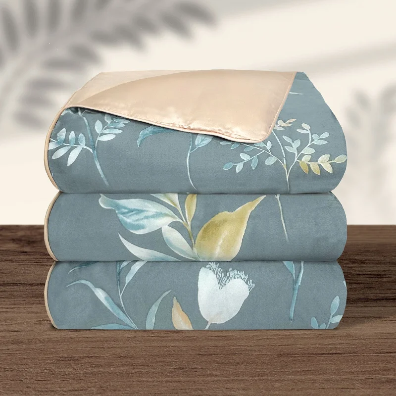 Duck down comforters with a softer feel and good warmth retentionSuzanne Sobelle Camille Comforter Duck down comforters with a softer feel and good warmth retentionSuzanne Sobelle Camille Comforter