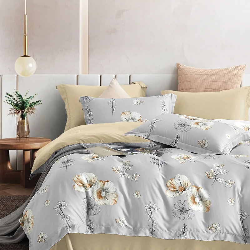 Down - filled comforters for supreme warmth and lightnessSuzanne Sobelle Mila Double Comforter Down - filled comforters for supreme warmth and lightnessSuzanne Sobelle Mila Double Comforter