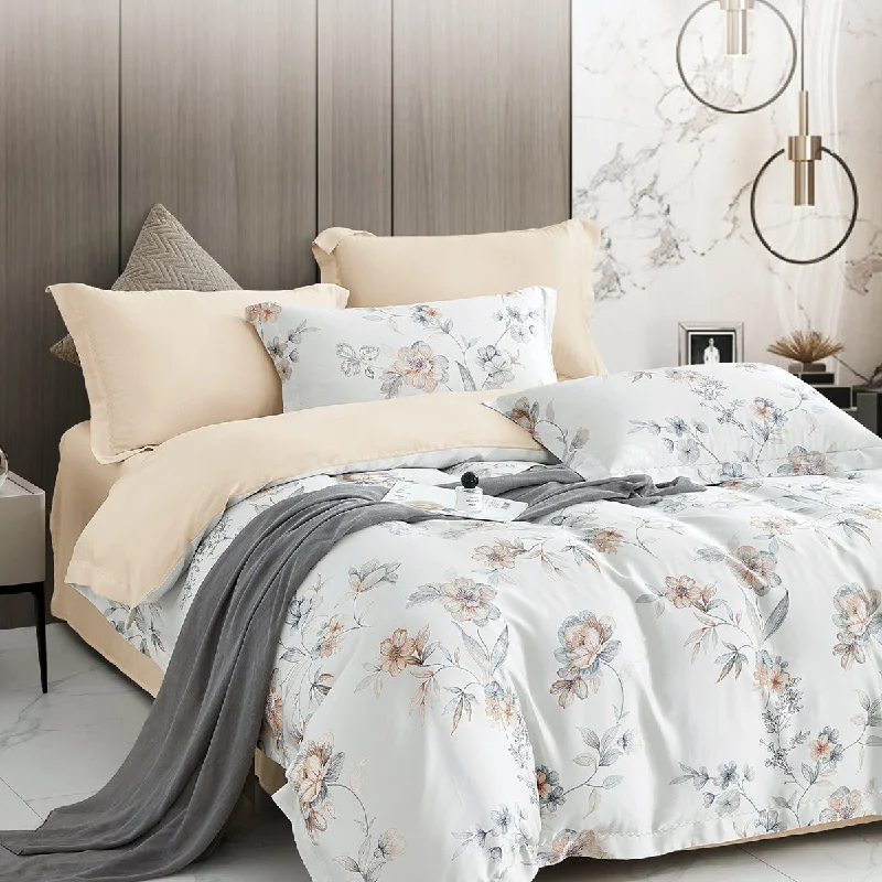 Latex - filled comforters with a bouncy texture and good supportSuzanne Sobelle Sofie Double Comforter Latex - filled comforters with a bouncy texture and good supportSuzanne Sobelle Sofie Double Comforter