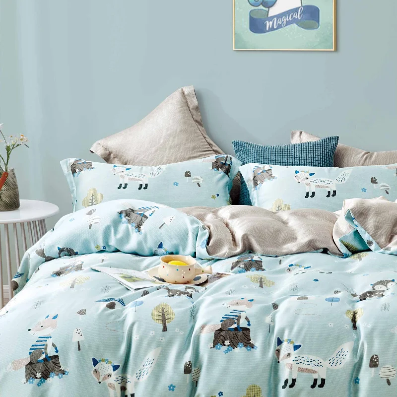 Silk - filled comforters for a luxurious and smooth touchThe Gang Foxx Comforter
