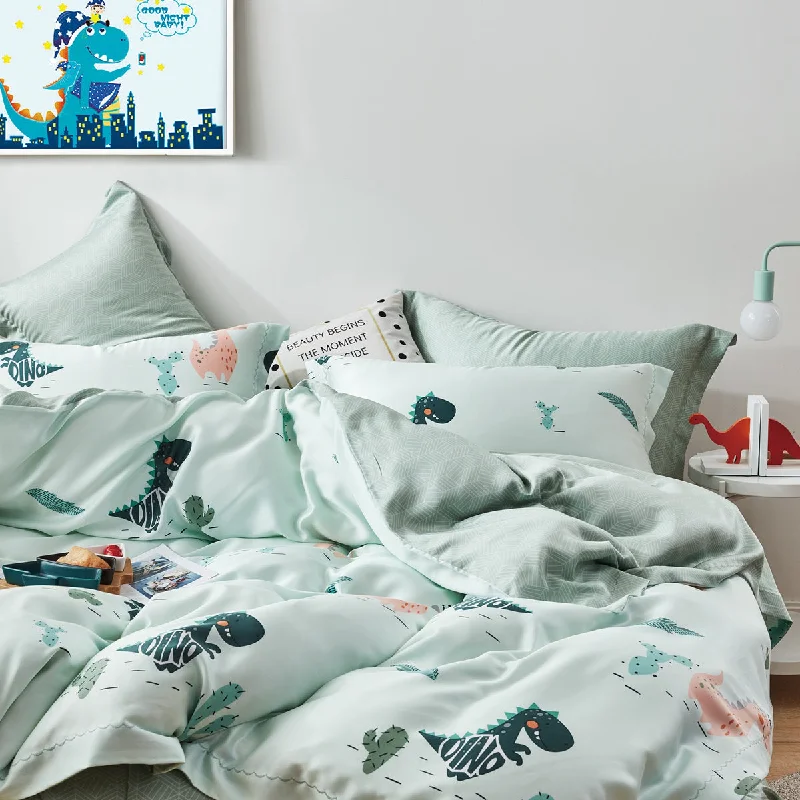 Wool - filled comforters with natural moisture - wicking and temperature - regulating featuresThe Gang Hugo Comforter Wool - filled comforters with natural moisture - wicking and temperature - regulating featuresThe Gang Hugo Comforter