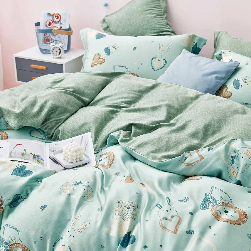 Queen - size comforters for standard queen - sized mattressesThe Gang Oscar Comforter