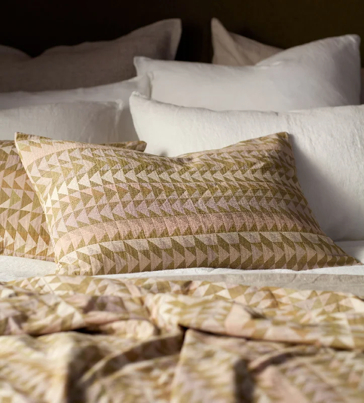 rustic farmhouse bedspreads with patchwork designs for a cozy feelTom 100% Cotton Cushion Cover and Bedspread rustic farmhouse bedspreads with patchwork designs for a cozy feelTom 100% Cotton Cushion Cover and Bedspread