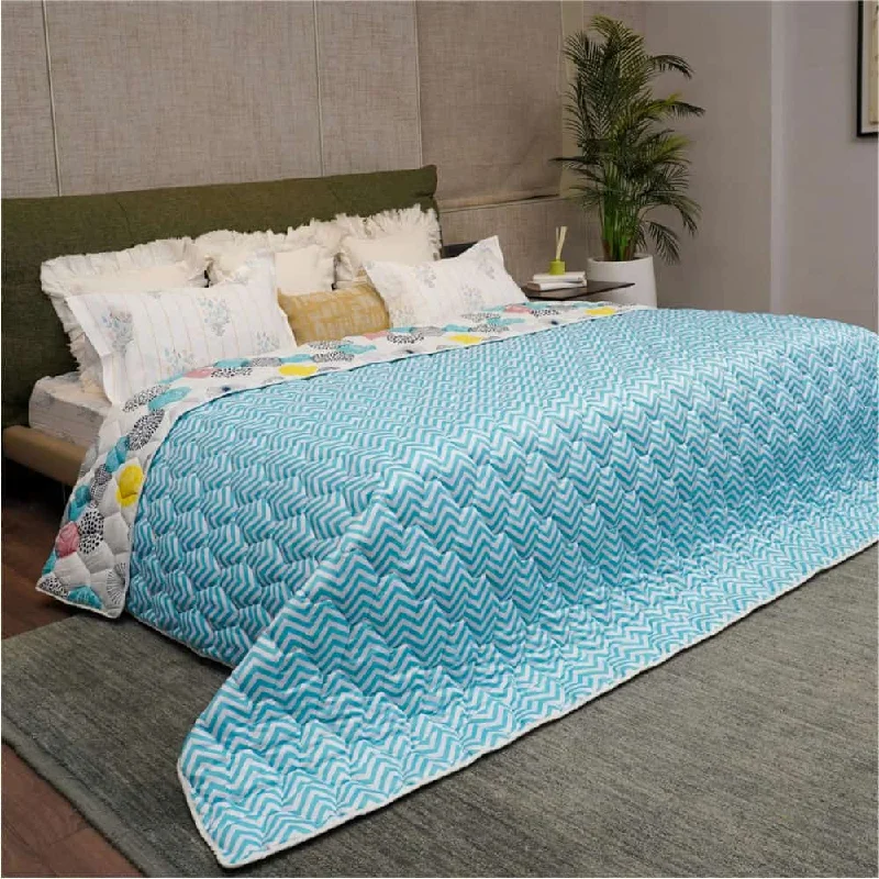 Full - size comforters suitable for full - sized beds in guest rooms or small bedroomsFluffy & Heavy 200 GSM Microfiber Reversible Quilted Winter Comforters (Turkey Blue-Single, Double) Full - size comforters suitable for full - sized beds in guest rooms or small bedroomsFluffy & Heavy 200 GSM Microfiber Reversible Quilted Winter Comforters (Turkey Blue-Single, Double)