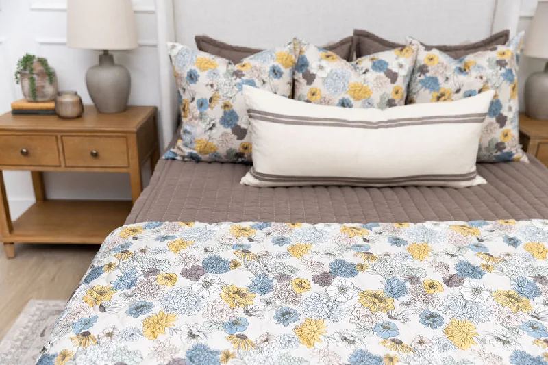 Mohair blankets with a unique sheen and softnessVictoria Luxe Blanket