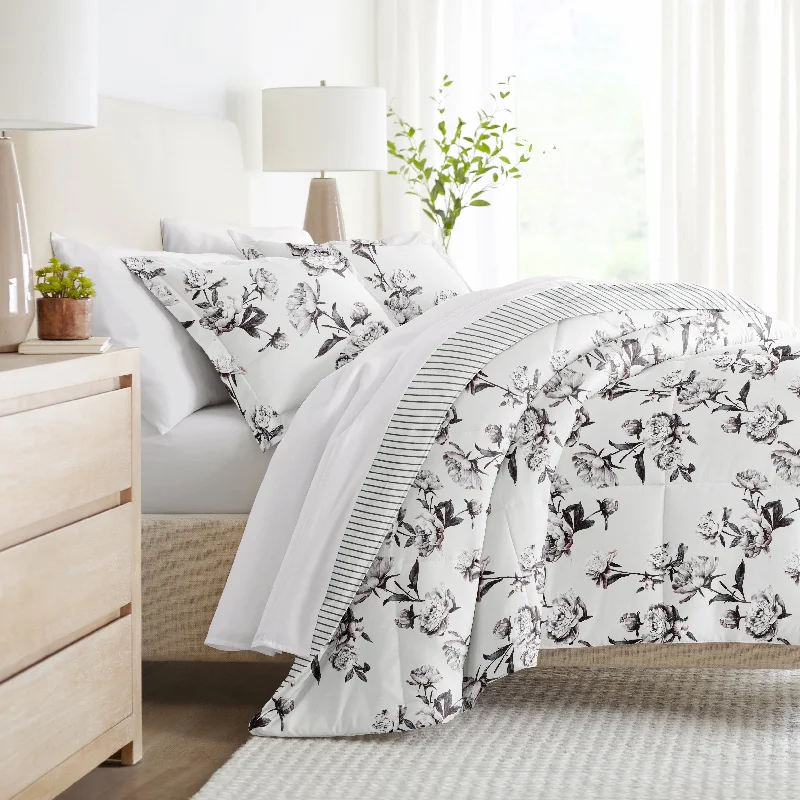 Silk - filled comforters for a luxurious and smooth touchVintage Magnolia Reversible Down-Alternative Comforter Set Silk - filled comforters for a luxurious and smooth touchVintage Magnolia Reversible Down-Alternative Comforter Set