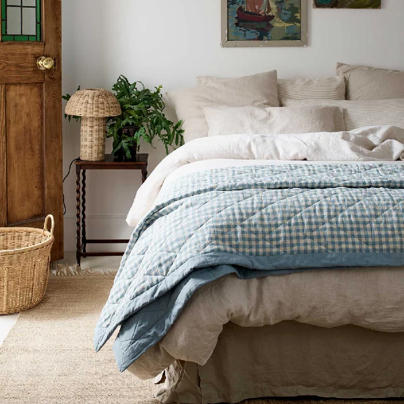 Queen - size blankets for standard - sized bedsWarm Blue Gingham Linen Quilt