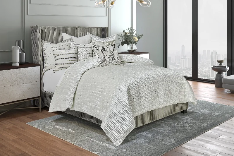Memory - foam - infused duvets for added body - contouring comfortZara White Duvet