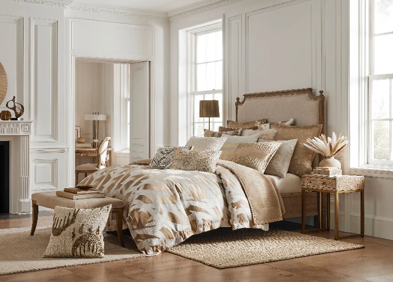 Synthetic fiber duvets filled with microfiber for a soft and lightweight feelZiya Gold Brushstroke Duvet Synthetic fiber duvets filled with microfiber for a soft and lightweight feelZiya Gold Brushstroke Duvet