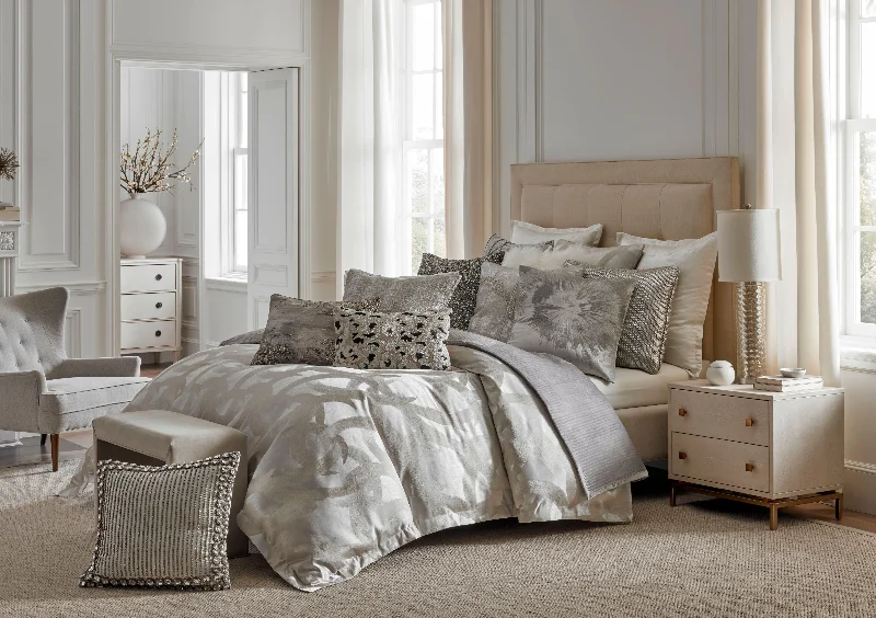Memory - foam - infused duvets for added body - contouring comfortZiya Silver Brushstroke Duvet Memory - foam - infused duvets for added body - contouring comfortZiya Silver Brushstroke Duvet