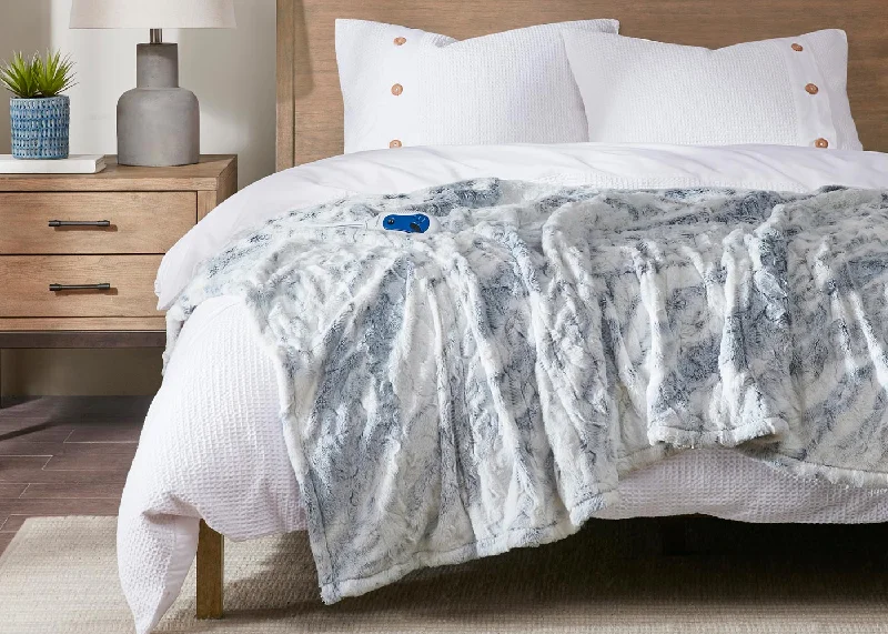 Acrylic blankets for a soft and affordable alternativeBeautyrest Zuri Oversized Heated Faux Fur Throw Acrylic blankets for a soft and affordable alternativeBeautyrest Zuri Oversized Heated Faux Fur Throw