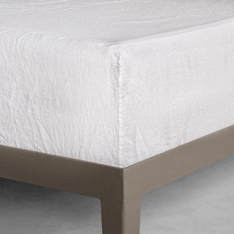 Hypoallergenic Silk Sheets for Sensitive SleepersBasix Linen Fitted Sheet - Ayrton Hypoallergenic Silk Sheets for Sensitive SleepersBasix Linen Fitted Sheet - Ayrton