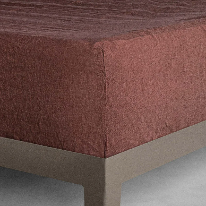 Moisture - Wicking Cotton Sheets for a Dry and Comfortable SleepBasix Linen Fitted Sheet - Moro Moisture - Wicking Cotton Sheets for a Dry and Comfortable SleepBasix Linen Fitted Sheet - Moro