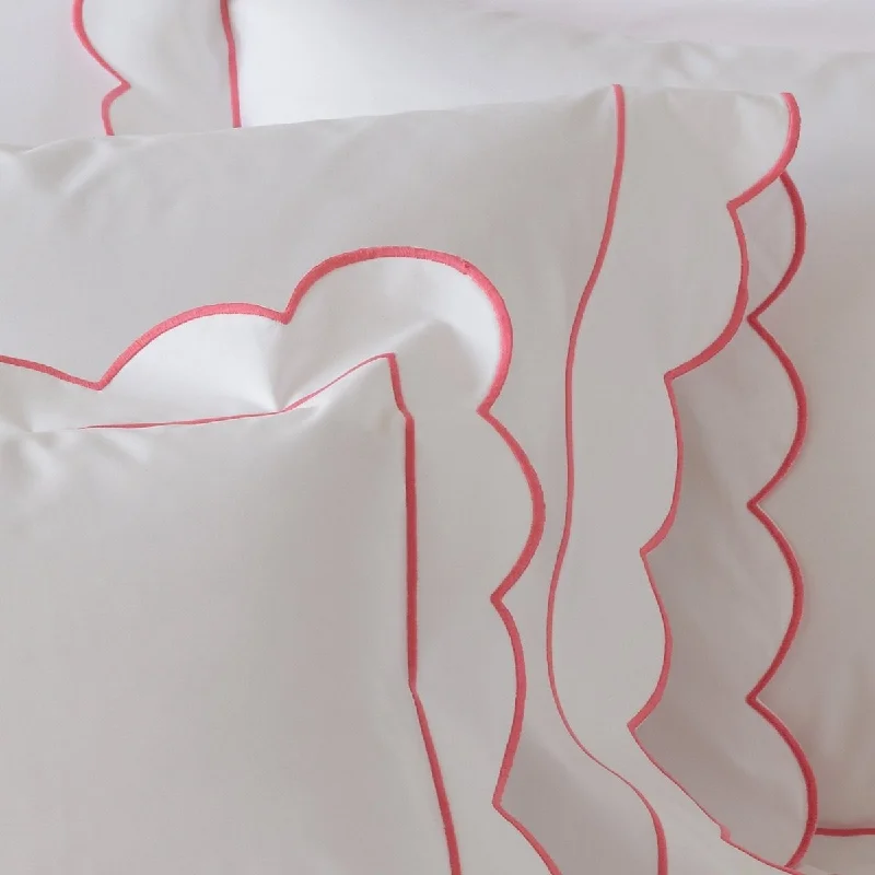 Flat Sheets with a High - Quality Finish for a Luxurious LookButterfield Sheets & Pillowcases by Matouk Flat Sheets with a High - Quality Finish for a Luxurious LookButterfield Sheets & Pillowcases by Matouk